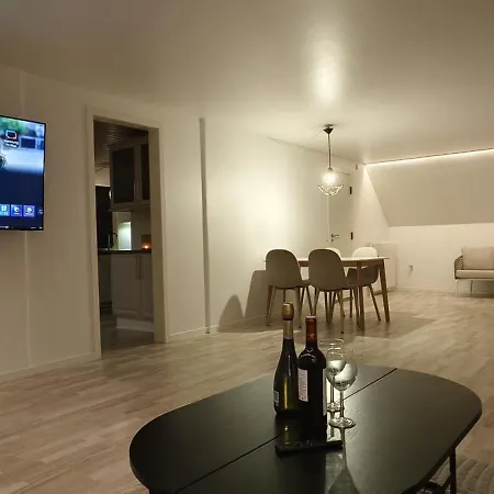 Charming For Rent 别墅 *